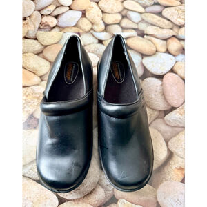 BLACK WORK CLOGS